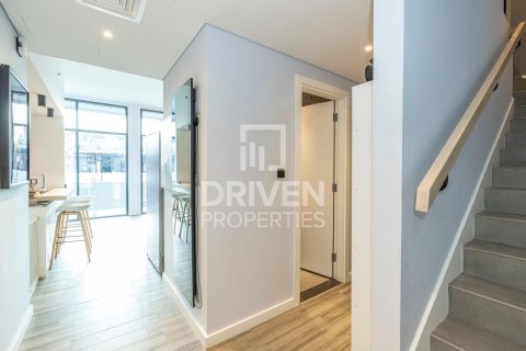 Duplex in Jumeirah Village Circle, Dubai, UAE 2 bedrooms, 173 sq.m. № 602389 - photo 1