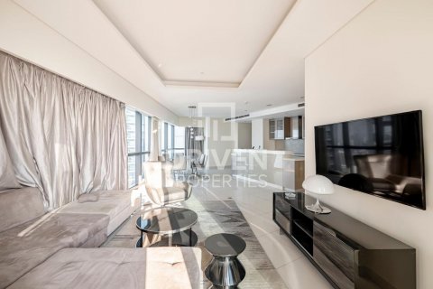 Apartment in Business Bay, Dubai, UAE 3 bedrooms, 189 sq.m. № 602110 - photo 1
