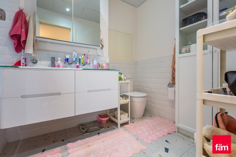 Lägenhet till försäljning i Dubai, UAE 3 sovrum, 173 kvm Nr. 694099 - fotografi 13