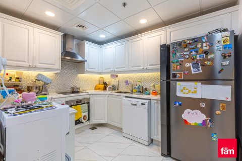 Lägenhet till försäljning i Dubai, UAE 3 sovrum, 173 kvm Nr. 694099 - fotografi 8