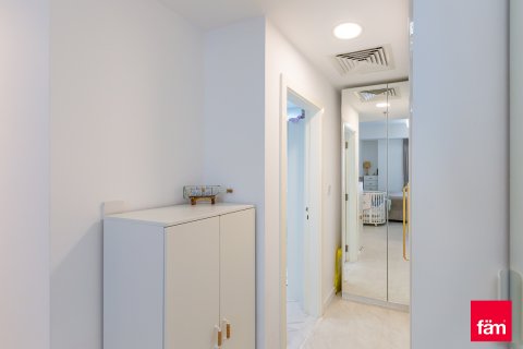 Lägenhet till försäljning i Dubai, UAE 3 sovrum, 173 kvm Nr. 694099 - fotografi 11