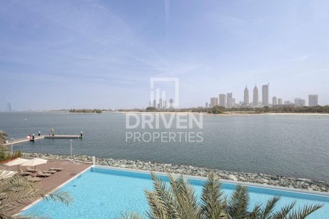 Palm Jumeirah, Dubai, संयुक्त अरब अमीरात में अपार्टमेंट, 1 बेडरूम, 128.76 वर्ग मीटर, संख्या 742567