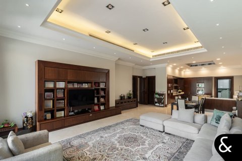Вилла Emirates Hills, Дубай, БАӘ-да 7 жатын бөлмелер, 1059 м² № 667084 - фото 21