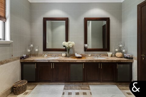 Вилла Emirates Hills, Дубай, БАӘ-да 7 жатын бөлмелер, 1059 м² № 667084 - фото 22