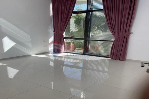 Vilë në DAMAC Hills (Akoya by DAMAC), Dubai, Emiratet e Bashkuara Arabe 3 dhoma gjumi, 253.2 m2. № 566551 - Foto 19