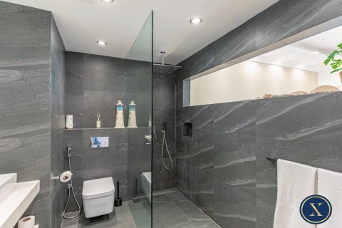 Apartment in Jumeirah Beach Residence, Dubai, UAE 1 bedroom, 112 sq.m. № 628173 - photo 9