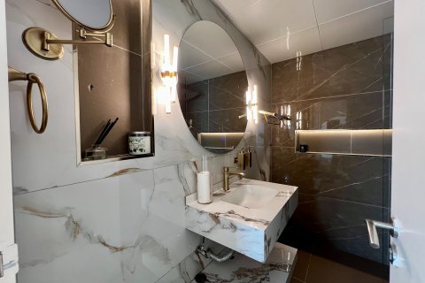 Apartmen di Jumeirah Lake Towers, Dubai, UAE 1 bilik tidur, 69.41990869 meter persegi № 692038 - foto 2