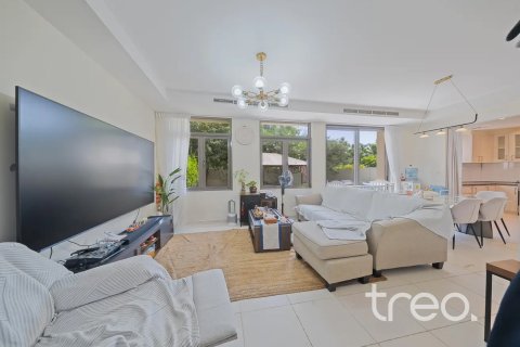 Townhouse in Reem, Dubai, UAE 3 bedrooms, 220.27 sq.m. № 741104 - photo 3