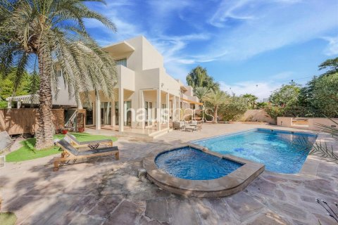 Villa in vendita a Arabian Ranches, Dubai, EAU 5 camere da letto, 390 mq. № 625955 - foto 2