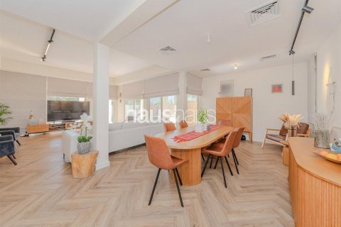 Villa in vendita a Arabian Ranches, Dubai, EAU 5 camere da letto, 390 mq. № 625955 - foto 4