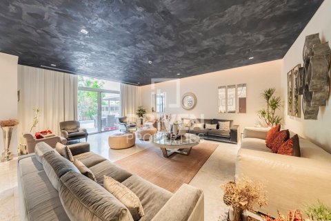 Villa til salgs i Mohammed Bin Rashid City, Dubai, Emiratene 5 soverom, 715 kvm Nr. 682683 - Foto 5