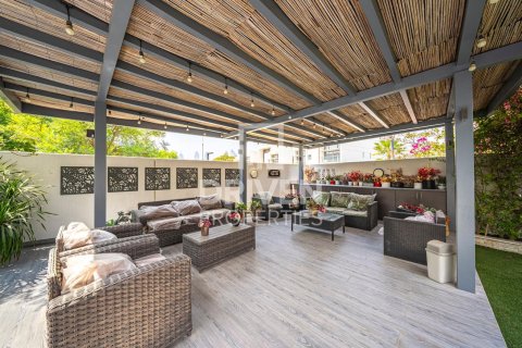 Villa til salgs i Mohammed Bin Rashid City, Dubai, Emiratene 5 soverom, 715 kvm Nr. 682683 - Foto 11