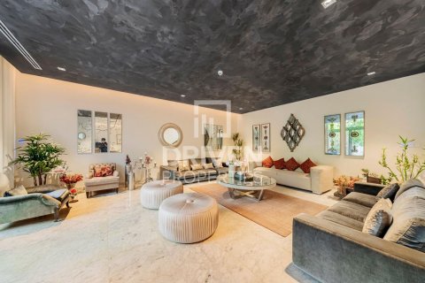 Villa til salgs i Mohammed Bin Rashid City, Dubai, Emiratene 5 soverom, 715 kvm Nr. 682683 - Foto 4