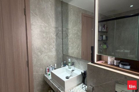 Пәтер Дубай, БАӘ-да 1 жатын бөлме, 95.7 м² № 692984 - фото 13