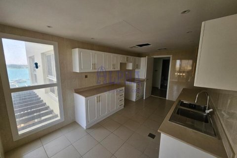 Apartmen di Al Hamra Village, Ras Al Khaimah, UAE 3 bilik tidur, 232 meter persegi № 709623 - foto 2