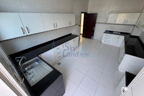 Huvila Al Barsha, Dubai, Arabiemiraatit 5 makuuhuonetta, 371.6 m2 № 662068 - kuva 4