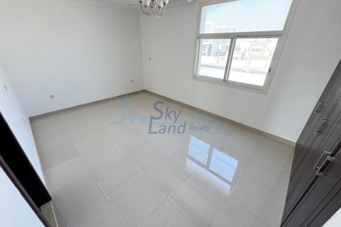 Huvila Al Barsha, Dubai, Arabiemiraatit 5 makuuhuonetta, 371.6 m2 № 662068 - kuva 21