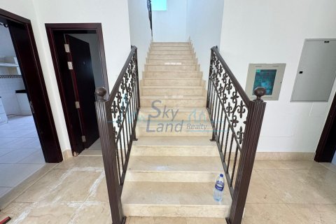 Huvila Al Barsha, Dubai, Arabiemiraatit 5 makuuhuonetta, 371.6 m2 № 662068 - kuva 17