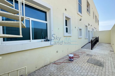 Huvila Al Barsha, Dubai, Arabiemiraatit 5 makuuhuonetta, 371.6 m2 № 662068 - kuva 19