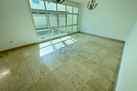 Huvila Al Barsha, Dubai, Arabiemiraatit 5 makuuhuonetta, 371.6 m2 № 662068 - kuva 2