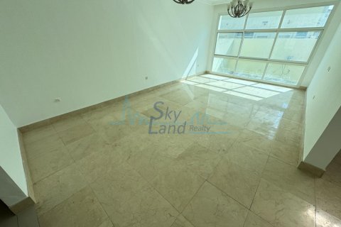 Huvila Al Barsha, Dubai, Arabiemiraatit 5 makuuhuonetta, 371.6 m2 № 662068 - kuva 3