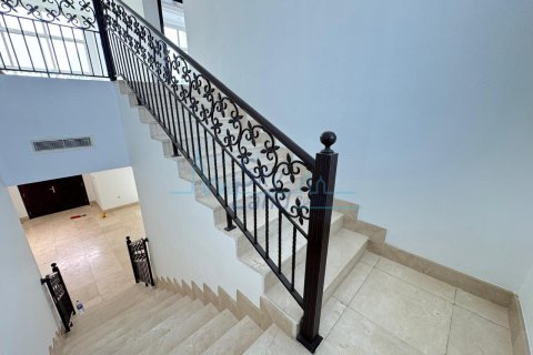 Huvila Al Barsha, Dubai, Arabiemiraatit 5 makuuhuonetta, 371.6 m2 № 662068 - kuva 20