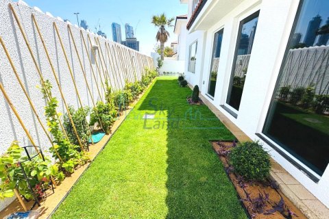 Vila u gradu Jumeirah, Dubai, UAE 5 spavaće sobe, 418.1 m2 Br. 662072 - Slika 35