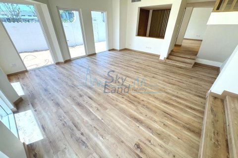 Vila u gradu Jumeirah, Dubai, UAE 5 spavaće sobe, 418.1 m2 Br. 662072 - Slika 6