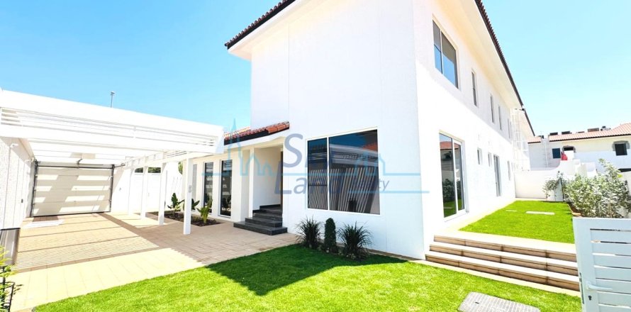 Vila u gradu Jumeirah, Dubai, UAE 5 spavaće sobe, 418.1 m2 Br. 662072