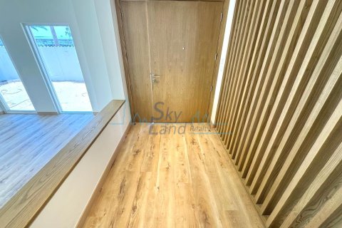 Vila u gradu Jumeirah, Dubai, UAE 5 spavaće sobe, 418.1 m2 Br. 662072 - Slika 9