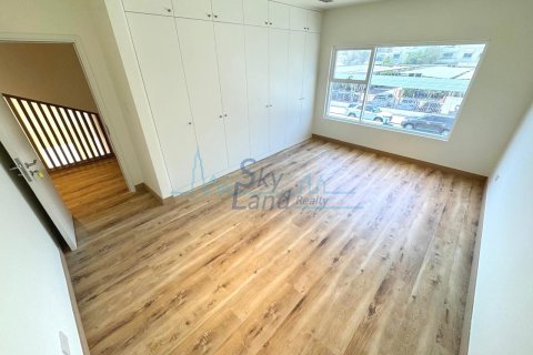 Vila u gradu Jumeirah, Dubai, UAE 5 spavaće sobe, 418.1 m2 Br. 662072 - Slika 27