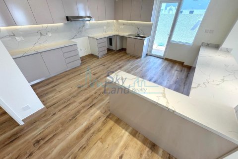 Vila u gradu Jumeirah, Dubai, UAE 5 spavaće sobe, 418.1 m2 Br. 662072 - Slika 28