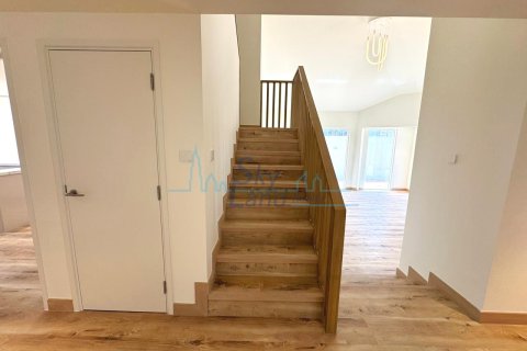 Vila u gradu Jumeirah, Dubai, UAE 5 spavaće sobe, 418.1 m2 Br. 662072 - Slika 12