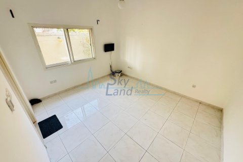 Huvila Umm Suqeim, Dubai, Arabiemiraatit 5 makuuhuonetta, 371.6 m2 № 662070 - kuva 12