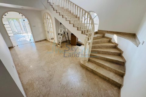 Huvila Umm Suqeim, Dubai, Arabiemiraatit 5 makuuhuonetta, 371.6 m2 № 662070 - kuva 9