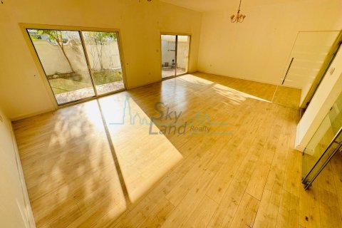 Huvila Umm Suqeim, Dubai, Arabiemiraatit 5 makuuhuonetta, 371.6 m2 № 662070 - kuva 11