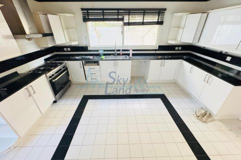 Huvila Umm Suqeim, Dubai, Arabiemiraatit 5 makuuhuonetta, 371.6 m2 № 662070 - kuva 6