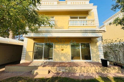 Huvila Umm Suqeim, Dubai, Arabiemiraatit 5 makuuhuonetta, 371.6 m2 № 662070 - kuva 2