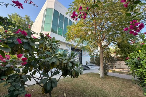 Vila di Umm Suqeim, Dubai, UEA 5 kamar tidur, 464.5 m2 nomor 662071 - foto 3