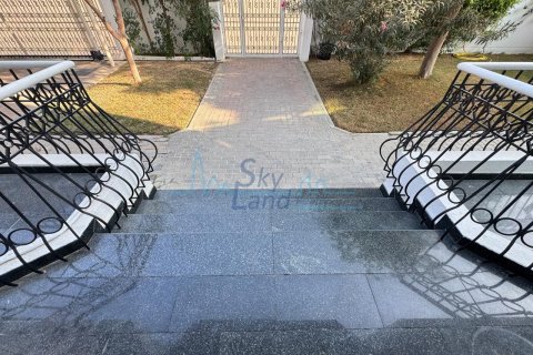 Vila di Umm Suqeim, Dubai, UEA 5 kamar tidur, 464.5 m2 nomor 662071 - foto 20