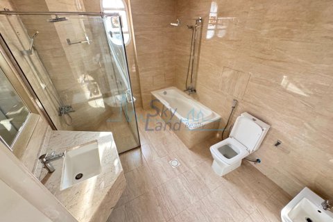 Vila di Umm Suqeim, Dubai, UEA 5 kamar tidur, 464.5 m2 nomor 662071 - foto 32