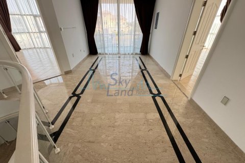 Vila di Umm Suqeim, Dubai, UEA 5 kamar tidur, 464.5 m2 nomor 662071 - foto 27