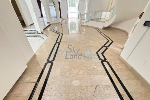 Vila di Umm Suqeim, Dubai, UEA 5 kamar tidur, 464.5 m2 nomor 662071 - foto 4
