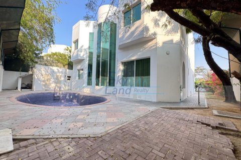 Vila di Umm Suqeim, Dubai, UEA 5 kamar tidur, 464.5 m2 nomor 662071 - foto 19