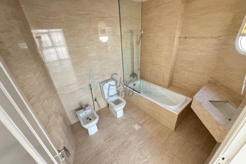 Vila di Umm Suqeim, Dubai, UEA 5 kamar tidur, 464.5 m2 nomor 662071 - foto 30