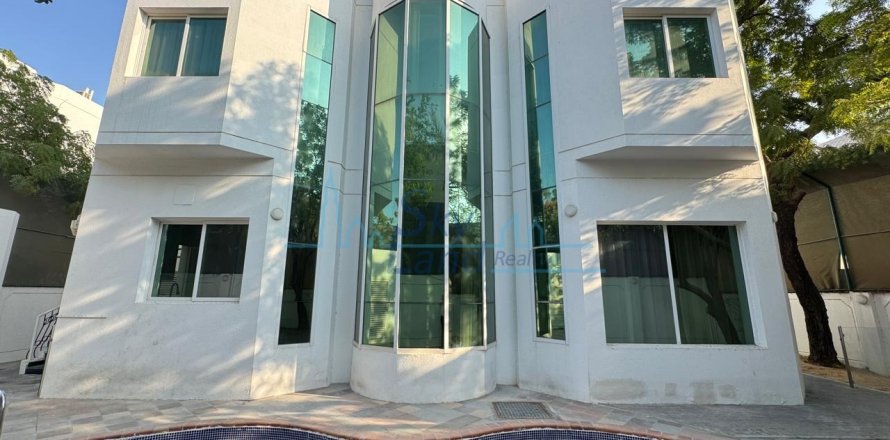 Vila di Umm Suqeim, Dubai, UEA 5 kamar tidur, 464.5 m2 nomor 662071