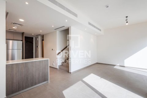 Townhouse în Tilal Al Ghaf, Dubai, EAU 3 dormitoare, 140 mp.  №684341
