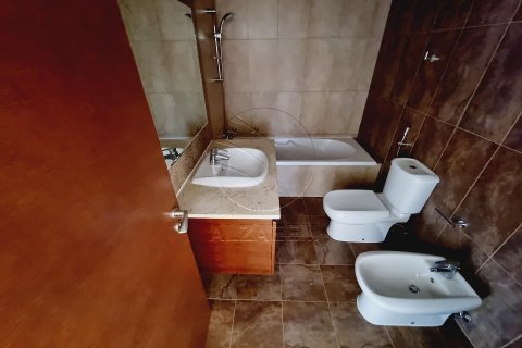 Řadový dům v Abu Dhabi, SAE 3 ložnice, 300 m² Č.: 615944 - fotografie 16