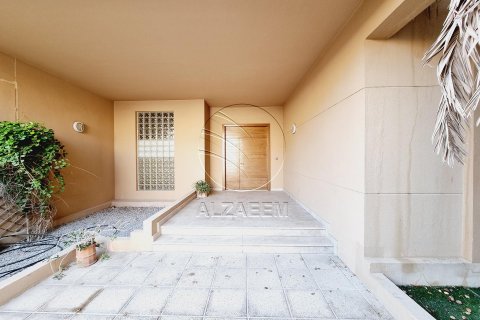 خانه شهری برای فروش در  Abu Dhabi، امارات متحده عربی  4 خوابه ، 342 متر مربع ، شماره 615942 - تصویر 2