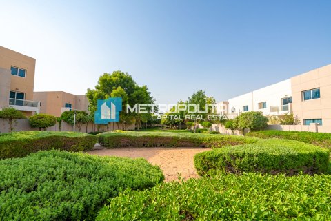 Vila di Al Reef, Abu Dhabi, UEA 3 kamar tidur, 174.1 m2 nomor 693878 - foto 25